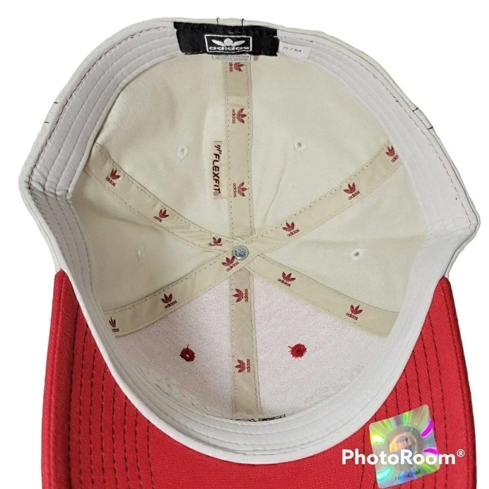 Adidas Wisconsin Badgers Hat Mens S/M‎